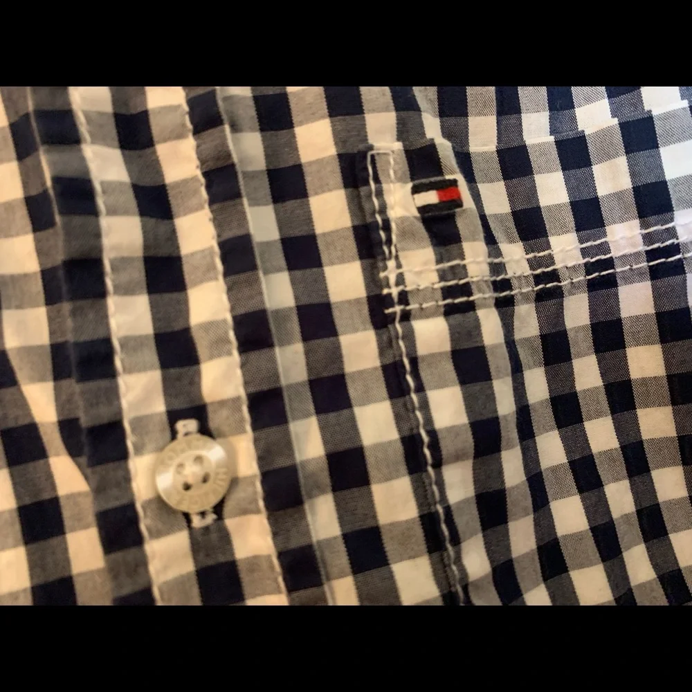 Tommy Hilfigur Boys Button Down plaid shirt-Navy /white - Picture 4 of 10